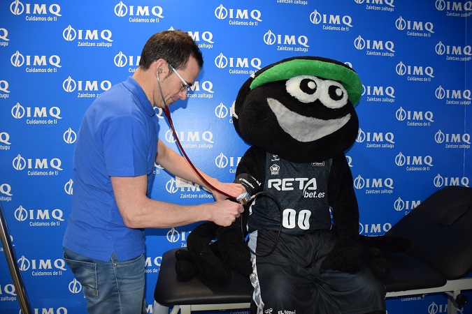 Armi, la mascota del Bilbao Basket, suspende el reconocimiento médico deportivo de IMQ